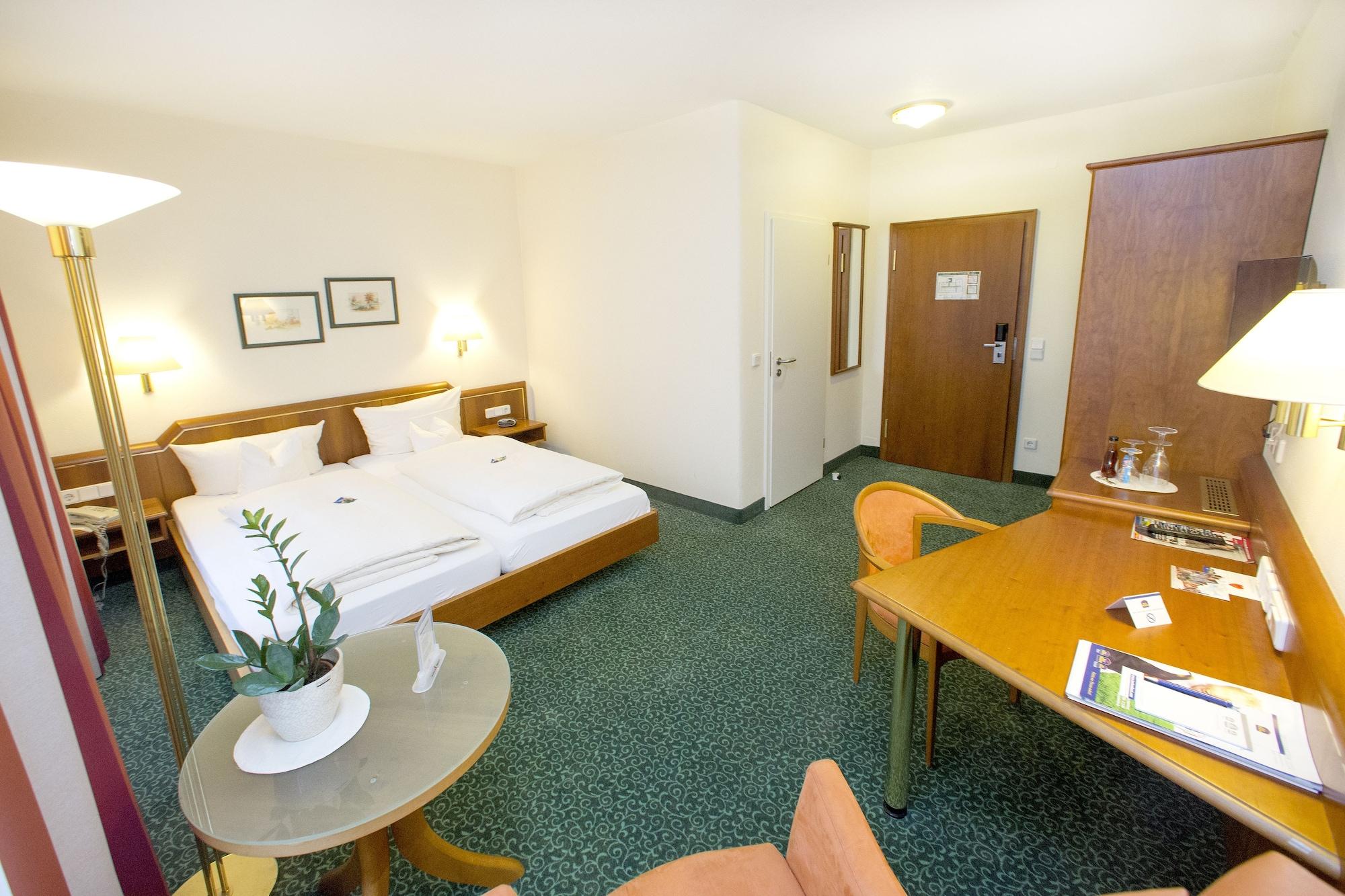 Hotel Weisses Lamm ไฟท์ชืนไฮม์ ภายนอก รูปภาพ