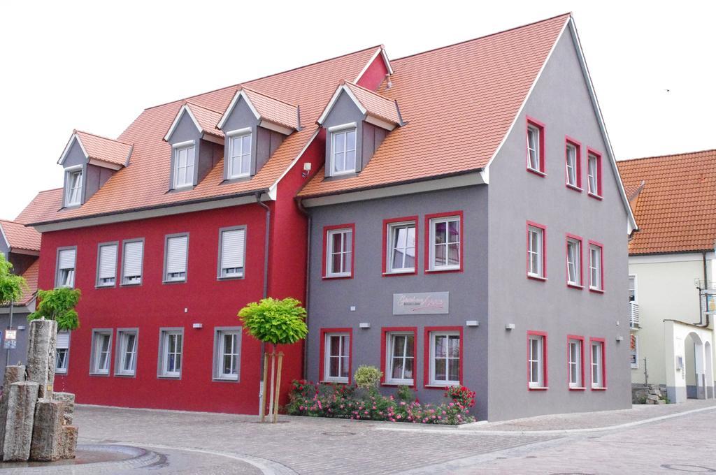 Hotel Weisses Lamm ไฟท์ชืนไฮม์ ภายนอก รูปภาพ